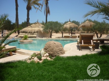 V 104 -                            بيع
                           Villa avec piscine Djerba